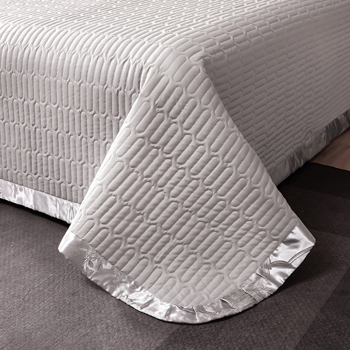 91家纺网 家纺一手货源 找家纺 提花大世界 2026新款直播爆款水洗真丝天丝贡缎提花夹棉床盖花边四件套 墨韵-金属灰