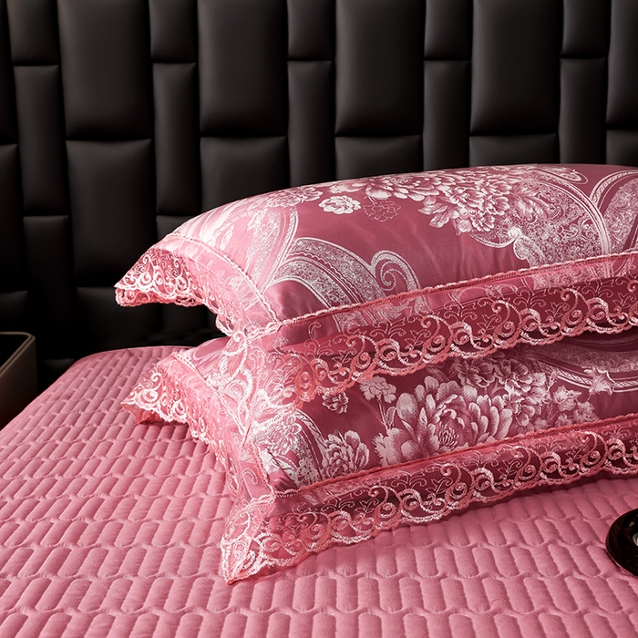 91家纺网 家纺一手货源 找家纺 提花大世界 2026新款直播爆款水洗真丝天丝贡缎提花夹棉床盖花边四件套 奈欧莎-深豆沙