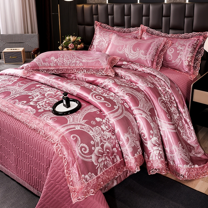 91家纺网 家纺一手货源 找家纺 提花大世界 2026新款直播爆款水洗真丝天丝贡缎提花夹棉床盖花边四件套 奈欧莎-深豆沙