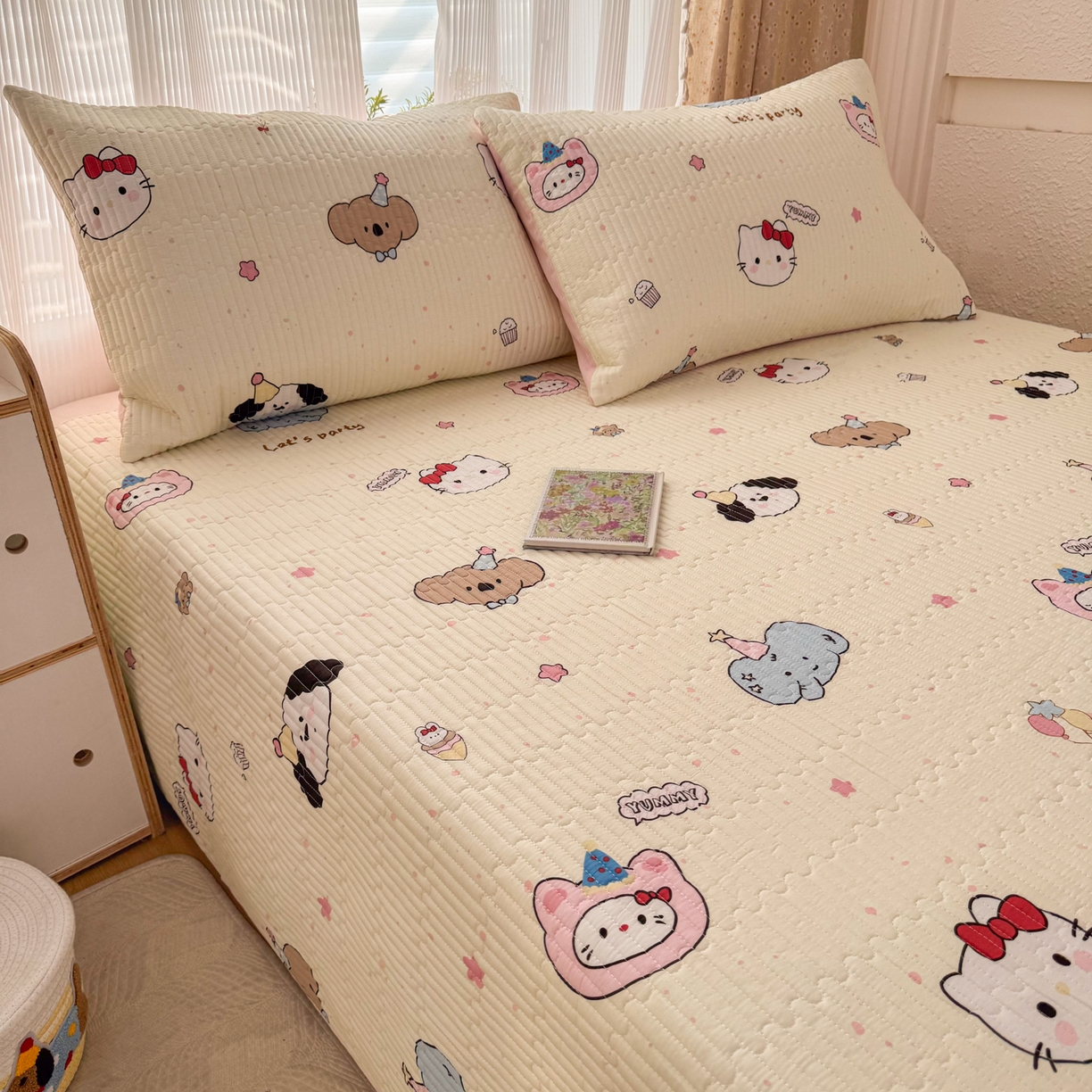 91家纺网 家纺一手货源 找家纺 KA家纺 2026春夏新款小清新全棉纯棉印花床盖三件套-第一波 爱心小猫