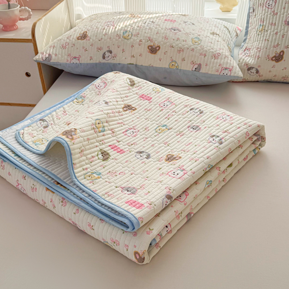 91家纺网 家纺一手货源 找家纺 KA家纺 2026春夏新款小清新全棉纯棉印花床盖三件套-第一波 萌宠伙伴