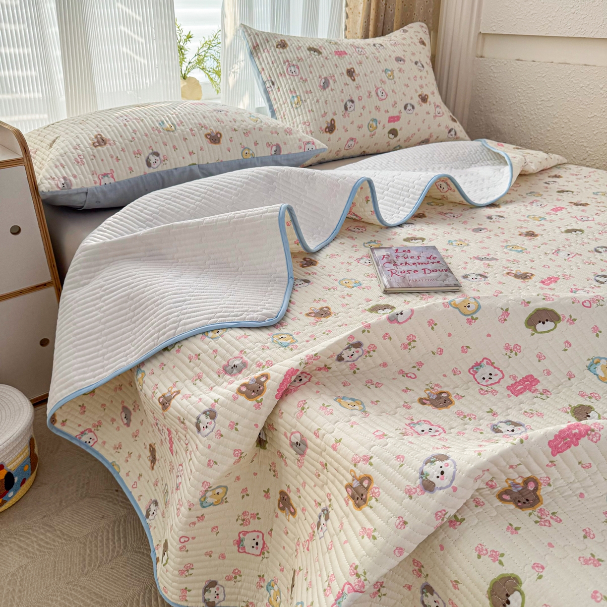 91家纺网 家纺一手货源 找家纺 KA家纺 2026春夏新款小清新全棉纯棉印花床盖三件套-第一波 萌宠伙伴