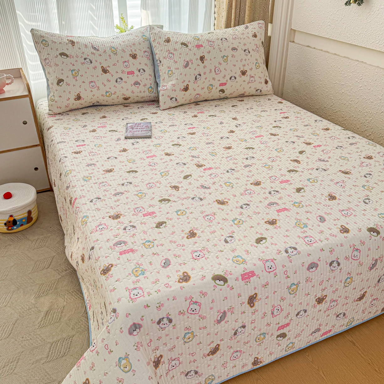 91家纺网 家纺一手货源 找家纺 KA家纺 2026春夏新款小清新全棉纯棉印花床盖三件套-第一波 萌宠伙伴