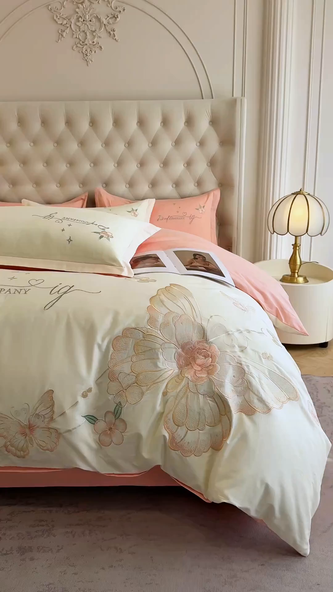 91家纺网 家纺一手货源 找家纺 合欢（原天一阁） 2026新款100%纯棉全棉长绒棉刺绣绣花高端礼盒装四件套 凤飞舞-白+粉