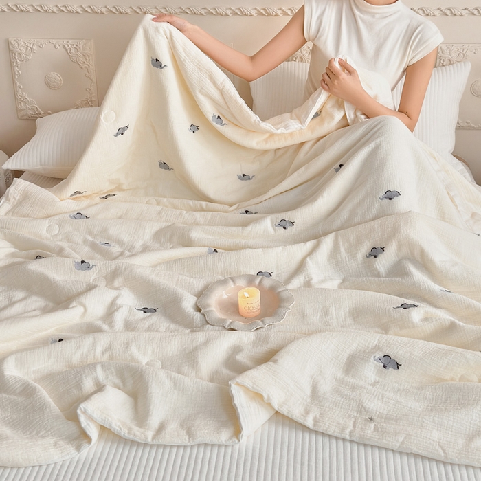 91家纺网 家纺一手货源 找家纺 木楌家居 2026新款全棉皱皱纱刺绣款夏被床盖四件套 小飞象