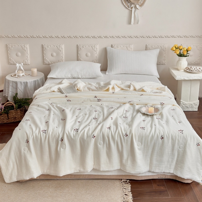 91家纺网 家纺一手货源 找家纺 木楌家居 2026新款全棉皱皱纱刺绣款夏被床盖四件套 小玫瑰