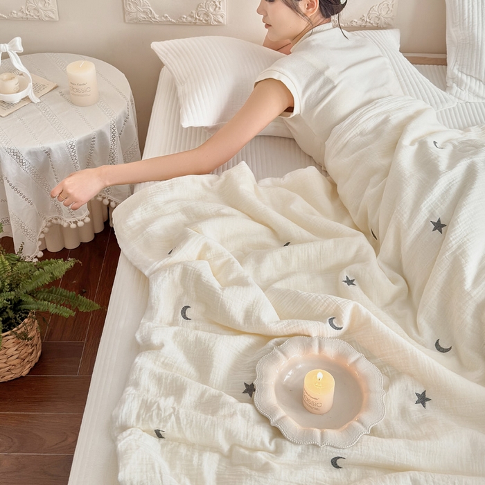 91家纺网 家纺一手货源 找家纺 木楌家居 2026新款全棉皱皱纱刺绣款夏被床盖四件套 星眠