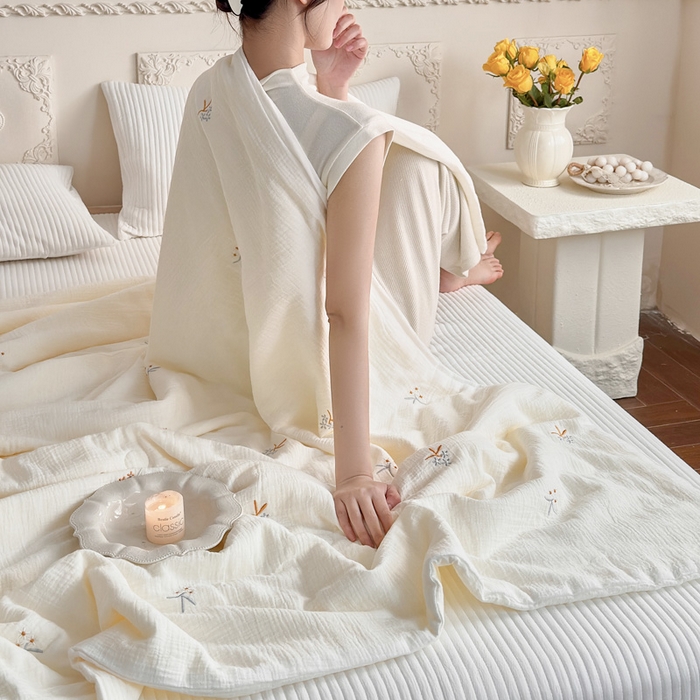 91家纺网 家纺一手货源 找家纺 木楌家居 2026新款全棉皱皱纱刺绣款夏被床盖四件套 枝意