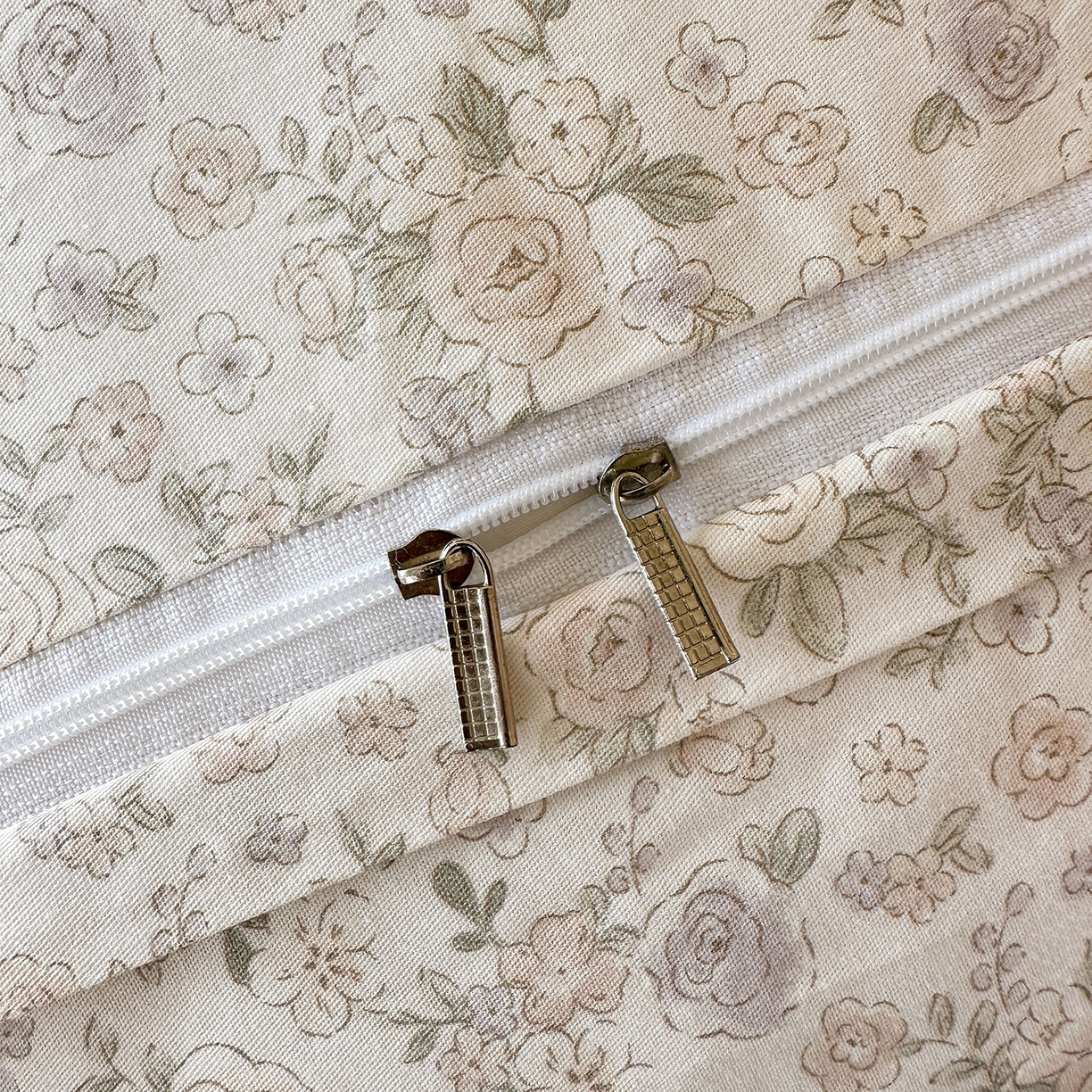 91家纺网 家纺一手货源 找家纺 宜凡家纺 2026新款全棉法式碎花床盖四件套（所有四件套价格不得低于供货价+60元出售） 云端花海