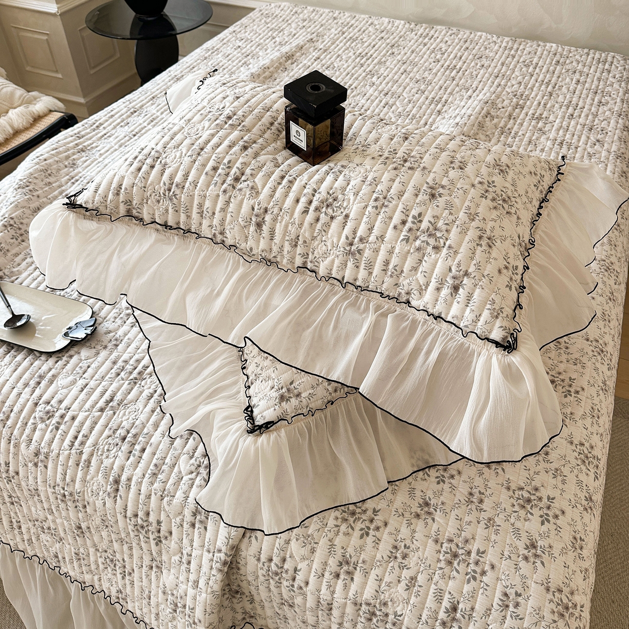 91家纺网 家纺一手货源 找家纺 宜凡家纺 2026新款全棉法式碎花床盖三件套（所有三件套价格不得低于供货价+45元出售） 花屿间