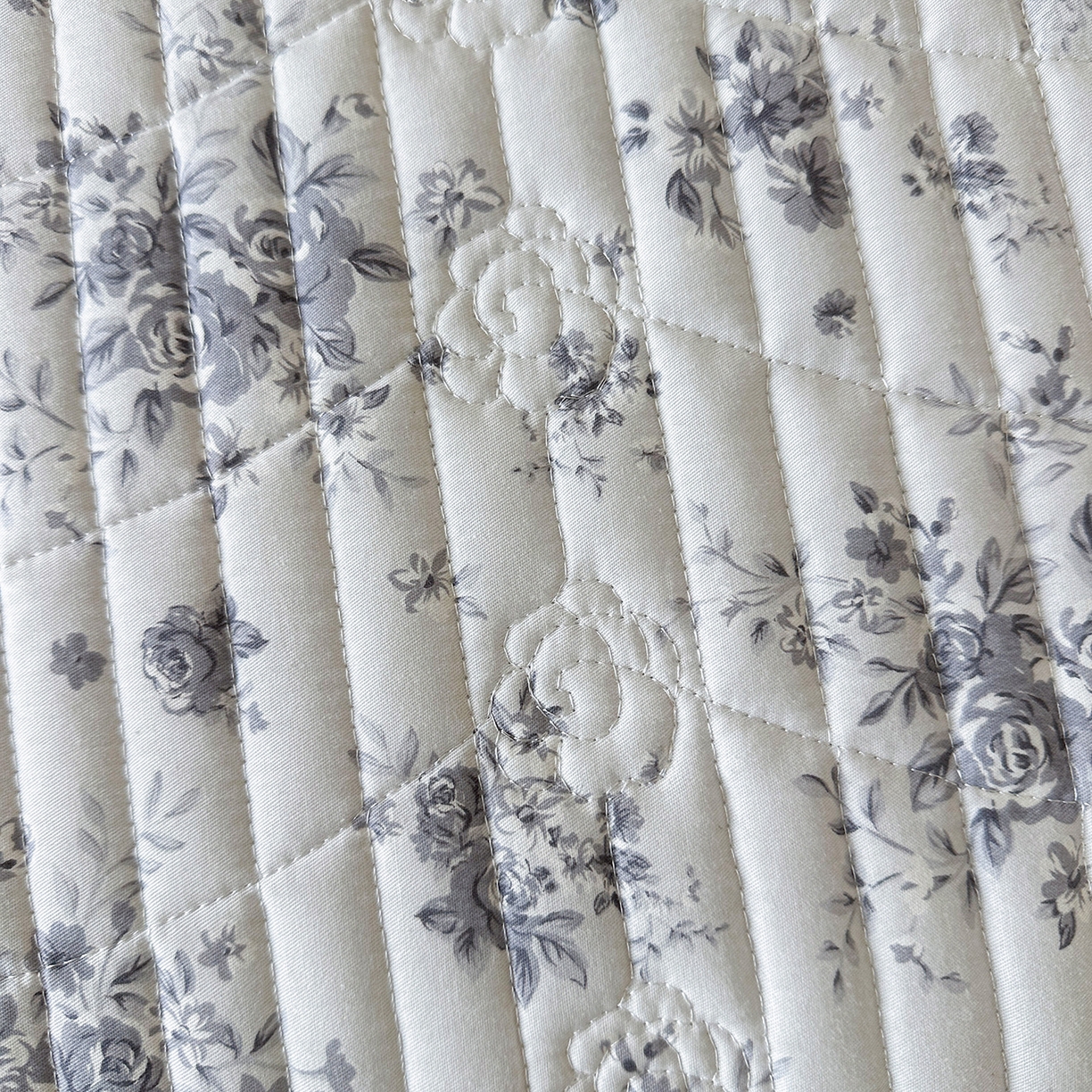 91家纺网 家纺一手货源 找家纺 宜凡家纺 2026新款全棉法式碎花床盖三件套（所有三件套价格不得低于供货价+45元出售） 拾光