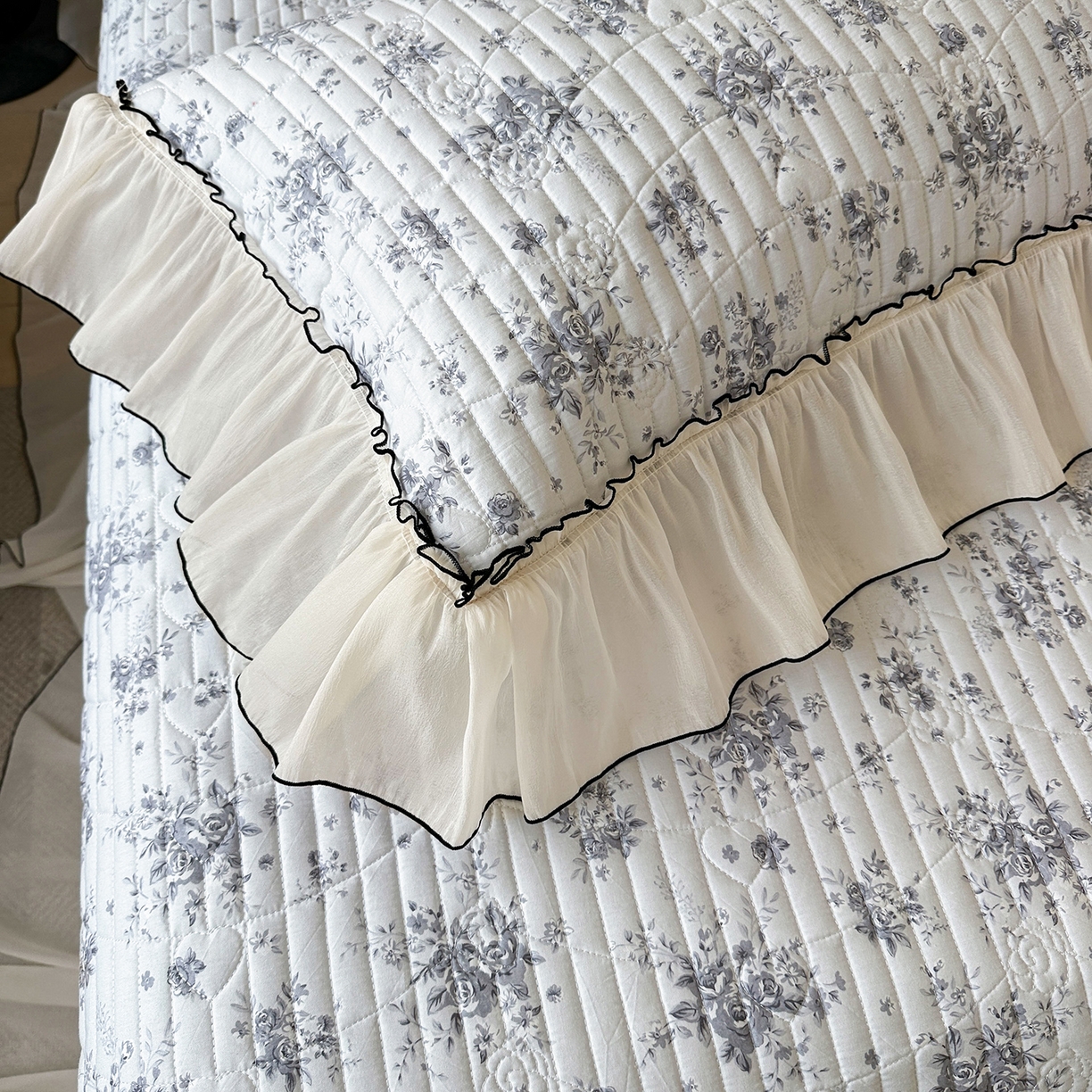 91家纺网 家纺一手货源 找家纺 宜凡家纺 2026新款全棉法式碎花床盖三件套（所有三件套价格不得低于供货价+45元出售） 拾光