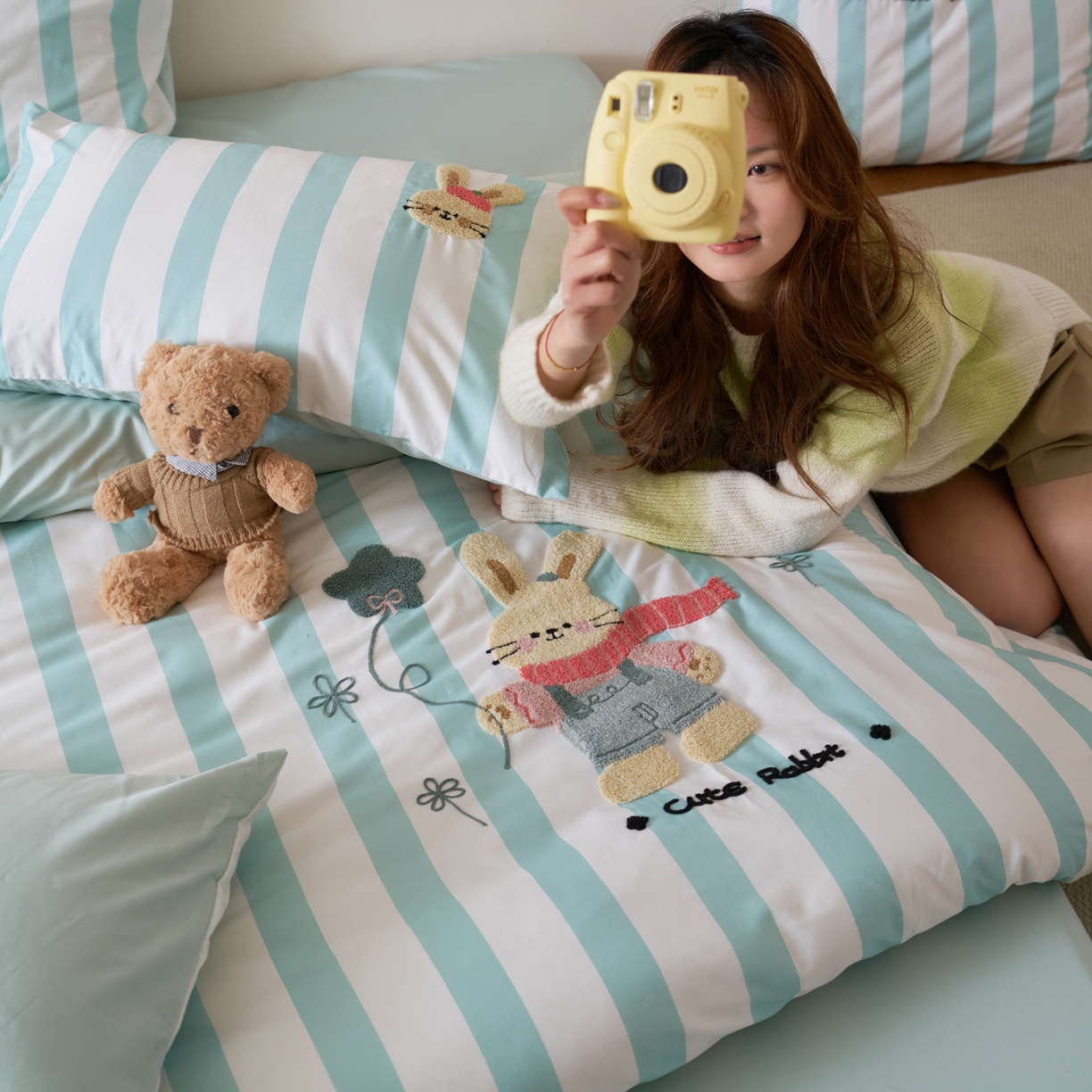 91家纺网 家纺一手货源 找家纺 久典家居 2026新款A类50S双股100支全棉纯棉贡缎长绒棉数码印花毛巾绣四件套 可爱兔