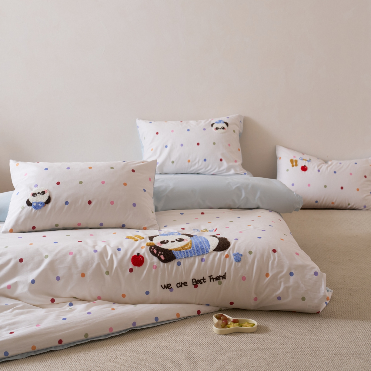 91家纺网 家纺一手货源 找家纺 久典家居 2026新款A类50S双股100支全棉纯棉贡缎长绒棉数码印花毛巾绣四件套 熊猫