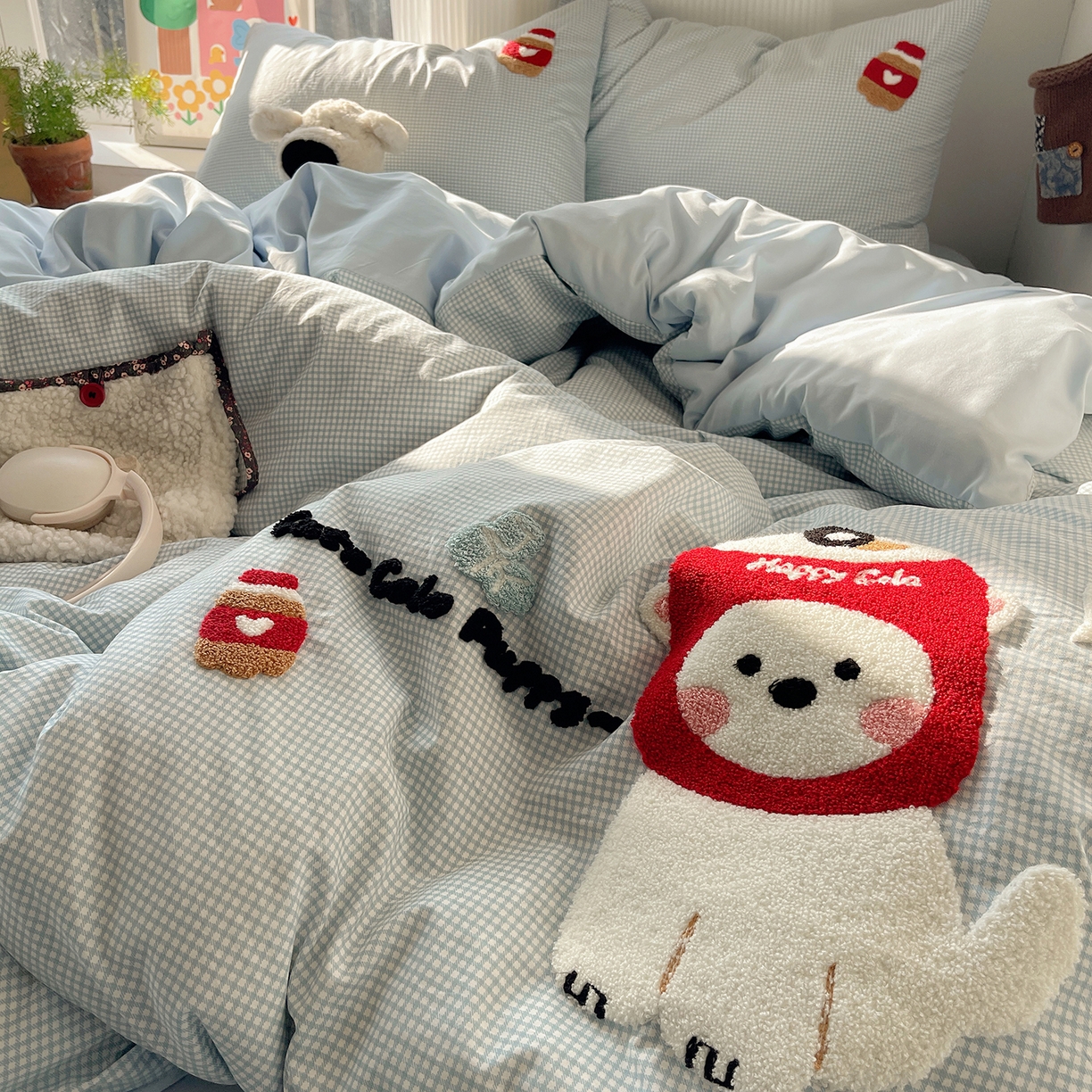 91家纺网 家纺一手货源 找家纺 初夏家纺 2026 毛巾绣四件套A类仿棉105g 卡通可爱【提供买家秀】 毛巾绣-迷你可乐