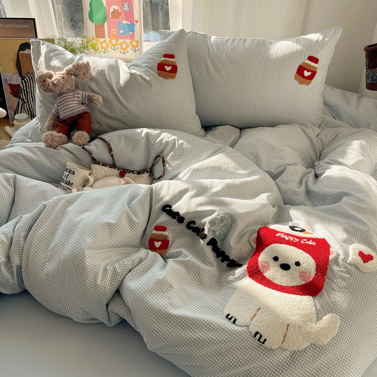 91家纺网 家纺一手货源 找家纺 初夏家纺 2026 毛巾绣四件套A类仿棉105g 卡通可爱【提供买家秀】 毛巾绣-迷你可乐