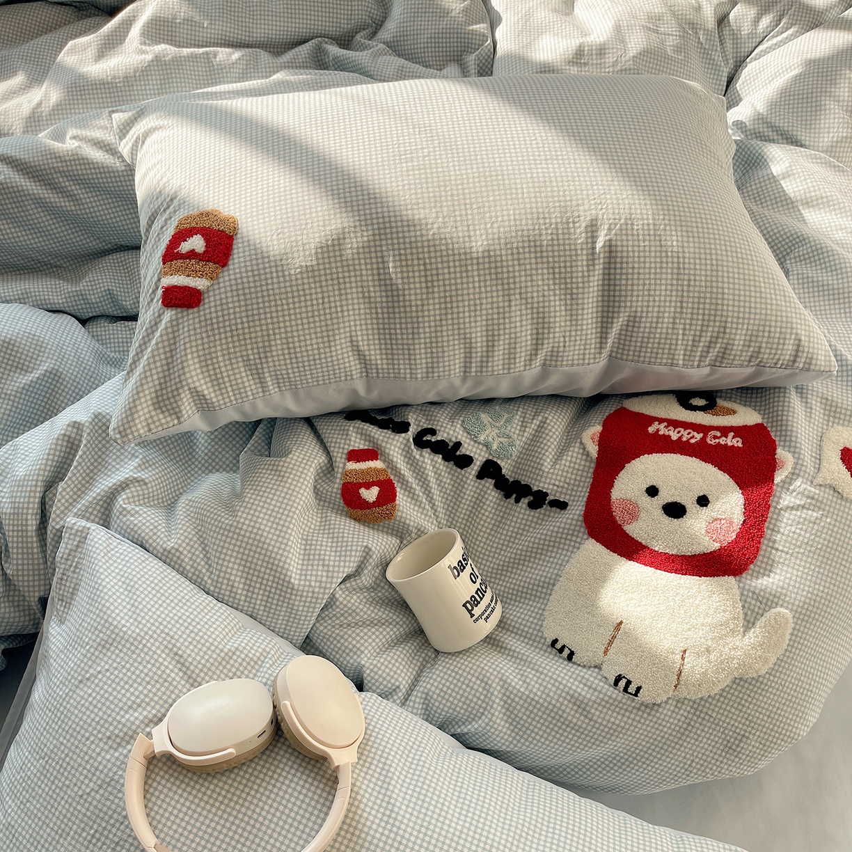 91家纺网 家纺一手货源 找家纺 初夏家纺 2026 毛巾绣四件套A类仿棉105g 卡通可爱【提供买家秀】 毛巾绣-迷你可乐