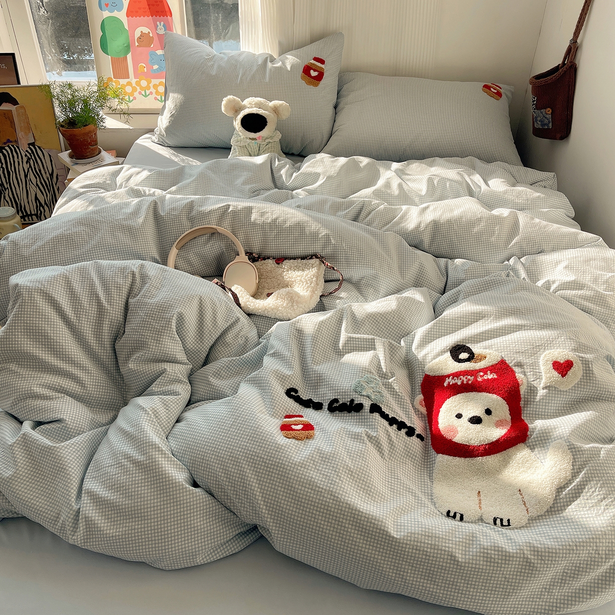 91家纺网 家纺一手货源 找家纺 初夏家纺 2026 毛巾绣四件套A类仿棉105g 卡通可爱【提供买家秀】 毛巾绣-迷你可乐