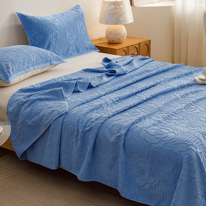 91家纺网 家纺一手货源 找家纺 悦然毛巾被 2026春夏新款全棉老式毛巾被夏凉被夏被 山茶旧梦深蓝