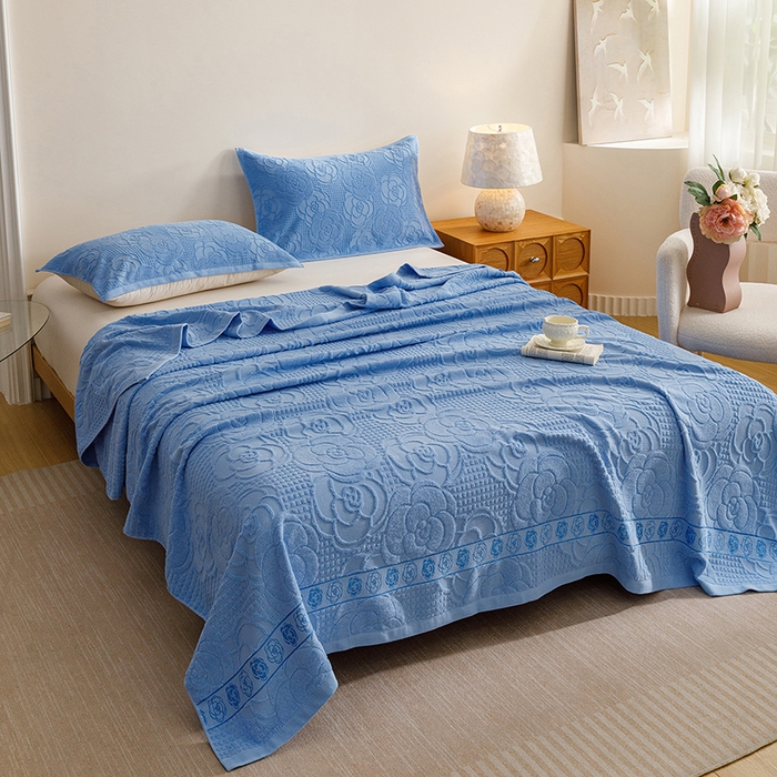 91家纺网 家纺一手货源 找家纺 悦然毛巾被 2026春夏新款全棉老式毛巾被夏凉被夏被 山茶旧梦深蓝