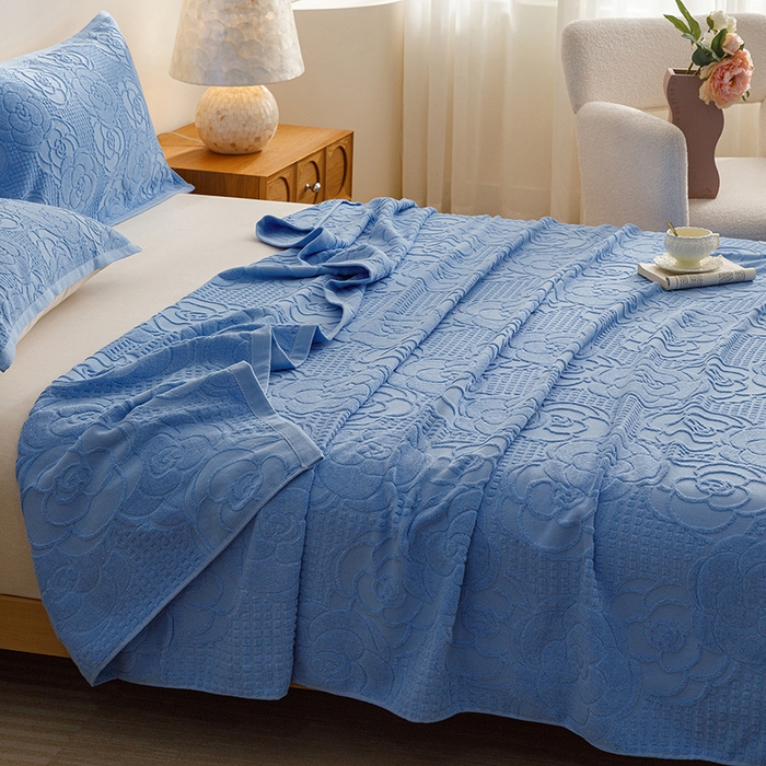 91家纺网 家纺一手货源 找家纺 悦然毛巾被 2026春夏新款全棉老式毛巾被夏凉被夏被 山茶旧梦深蓝