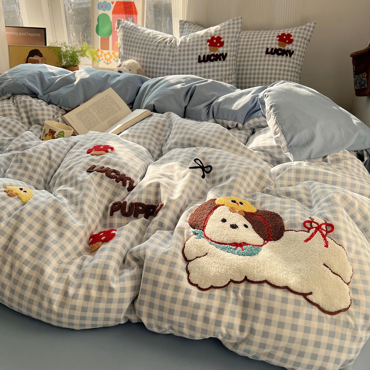 91家纺网 家纺一手货源 找家纺 初夏家纺 2026 毛巾绣四件套A类仿棉105g 卡通可爱【提供买家秀】 毛巾绣-蘑菇园