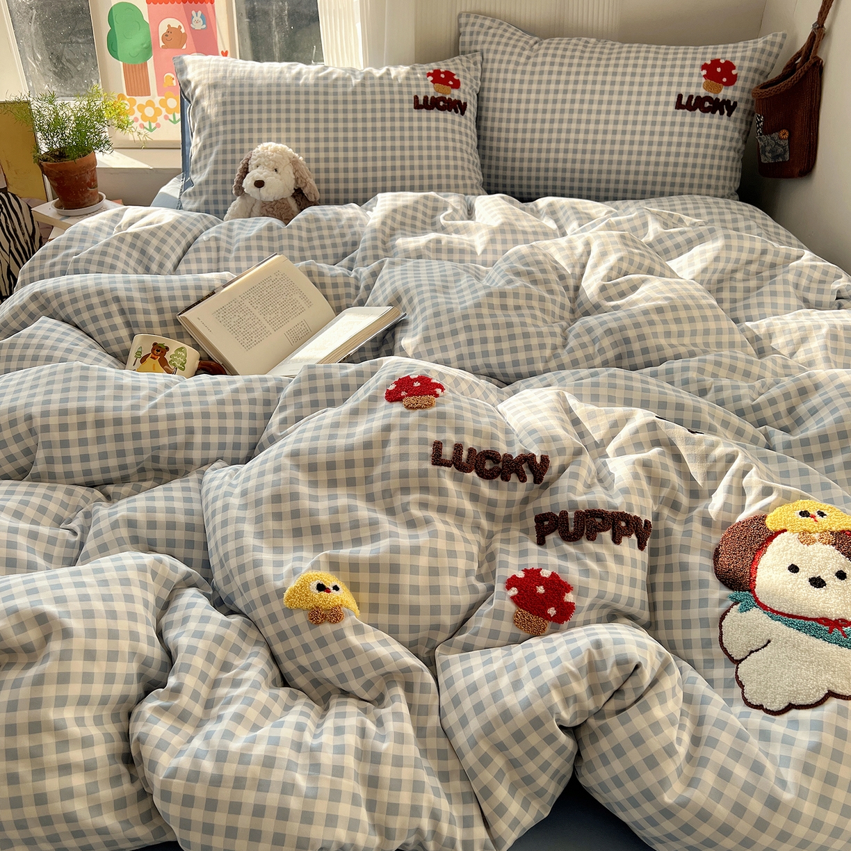 91家纺网 家纺一手货源 找家纺 初夏家纺 2026 毛巾绣四件套A类仿棉105g 卡通可爱【提供买家秀】 毛巾绣-蘑菇园