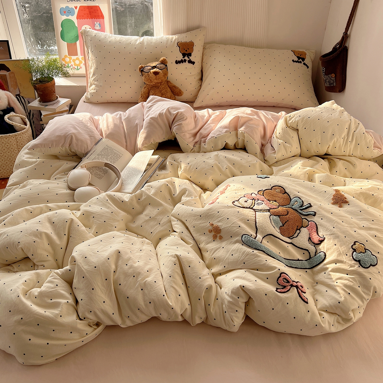 91家纺网 家纺一手货源 找家纺 初夏家纺 2026 毛巾绣四件套A类仿棉105g 卡通可爱【提供买家秀】 毛巾绣-木马小熊