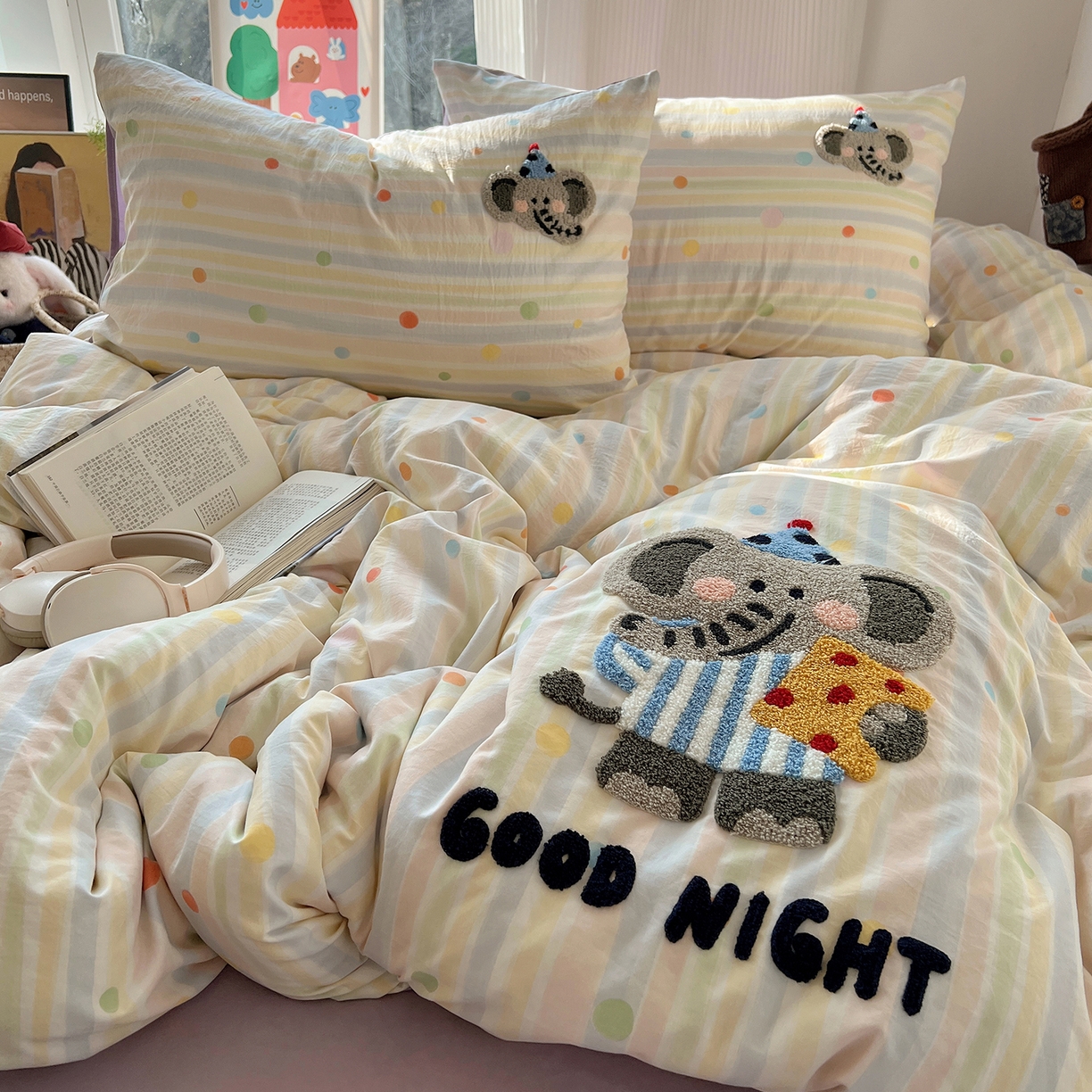 91家纺网 家纺一手货源 找家纺 初夏家纺 2026 毛巾绣四件套A类仿棉105g 卡通可爱【提供买家秀】 毛巾绣-晚安小象