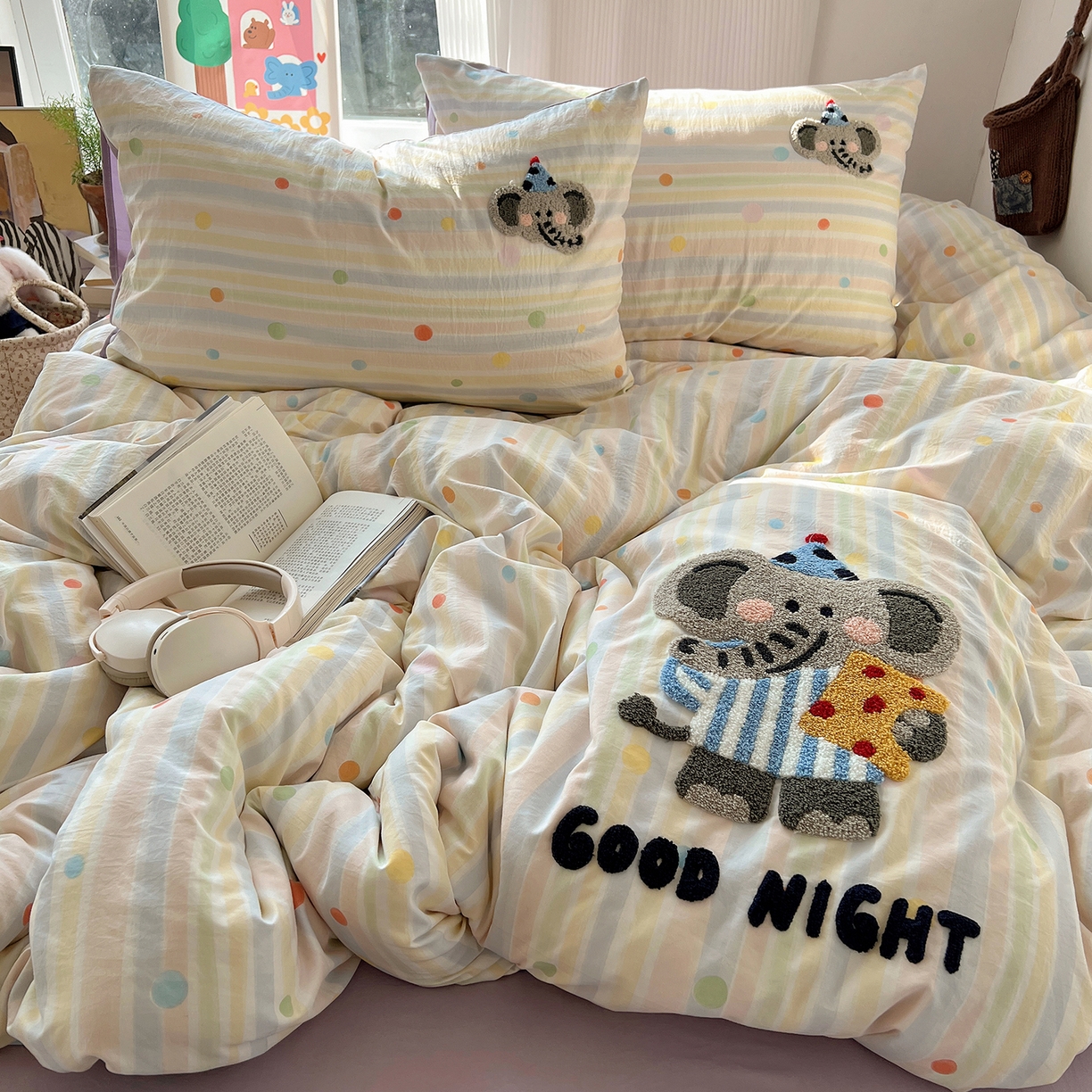 91家纺网 家纺一手货源 找家纺 初夏家纺 2026 毛巾绣四件套A类仿棉105g 卡通可爱【提供买家秀】 毛巾绣-晚安小象