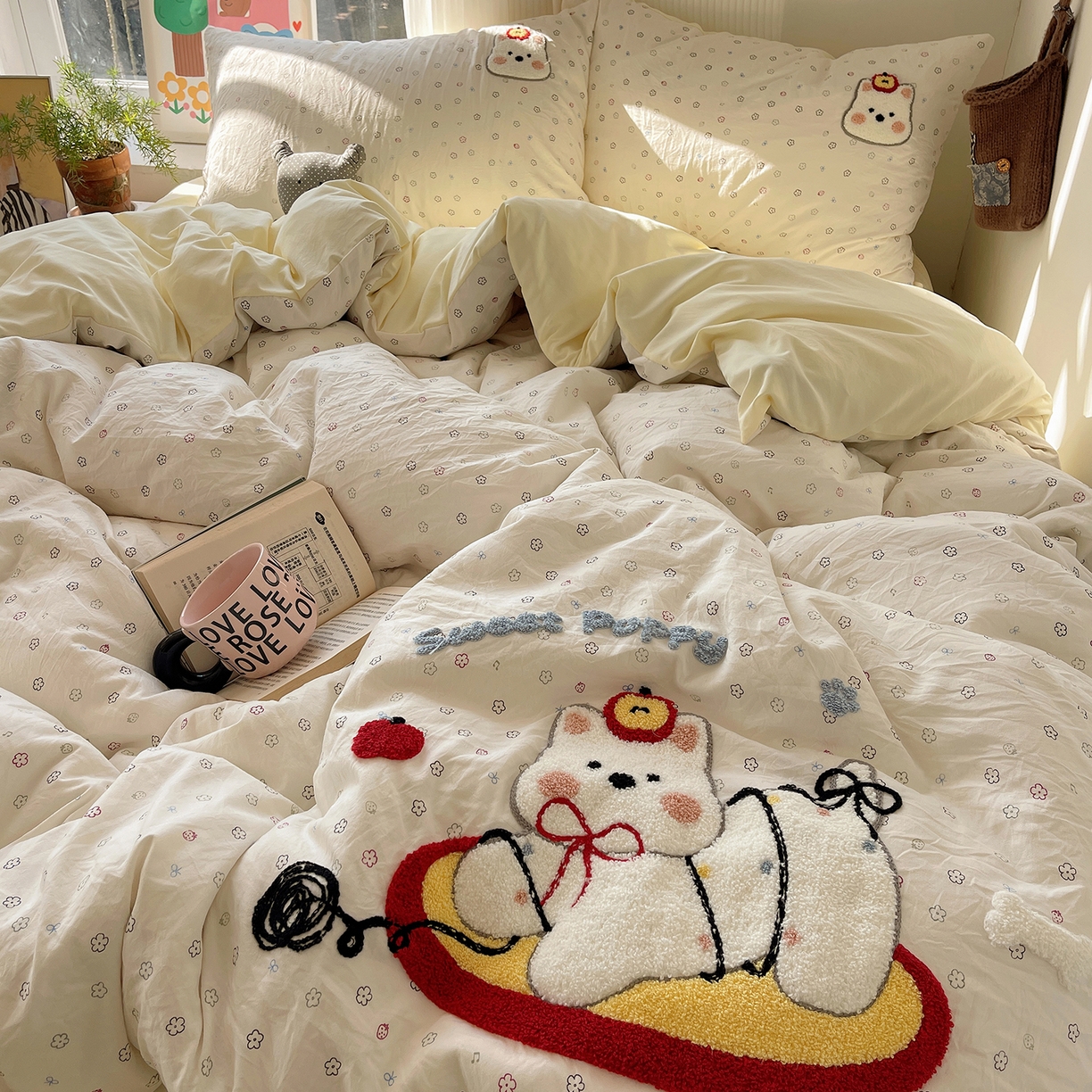 91家纺网 家纺一手货源 找家纺 初夏家纺 2026 毛巾绣四件套A类仿棉105g 卡通可爱【提供买家秀】 毛巾绣-线球大作战