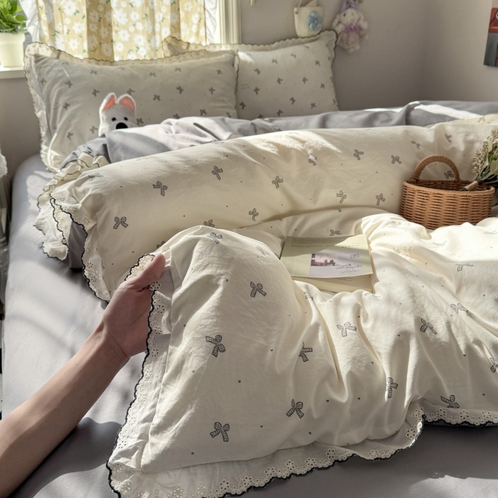 91家纺网 家纺一手货源 找家纺 一比一家纺 2026新款A类仿棉古法水洗棉法式全棉花边四件套 梦幻灰