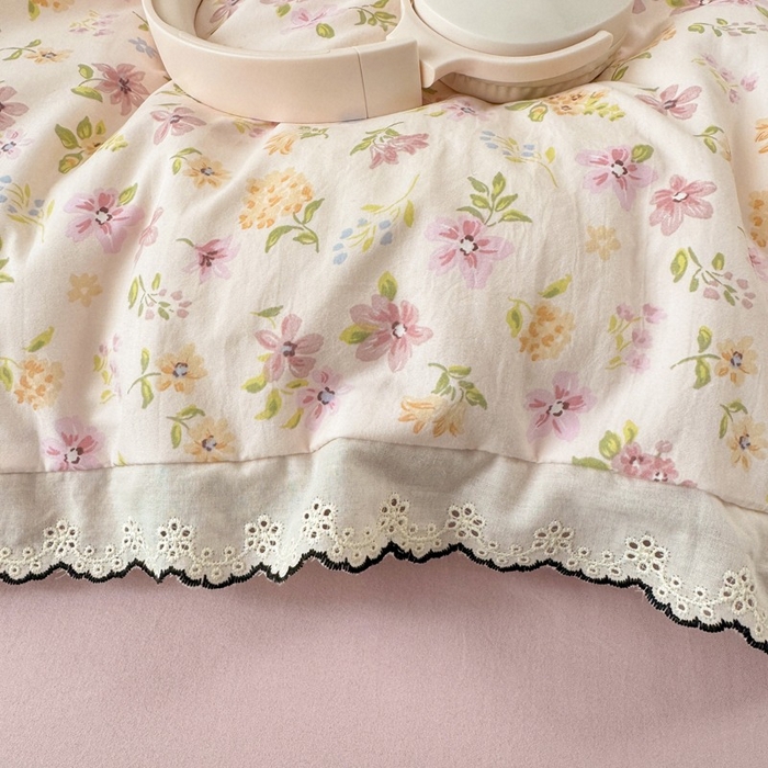 91家纺网 家纺一手货源 找家纺 一比一家纺 2026新款A类仿棉古法水洗棉法式全棉花边四件套 粉漾