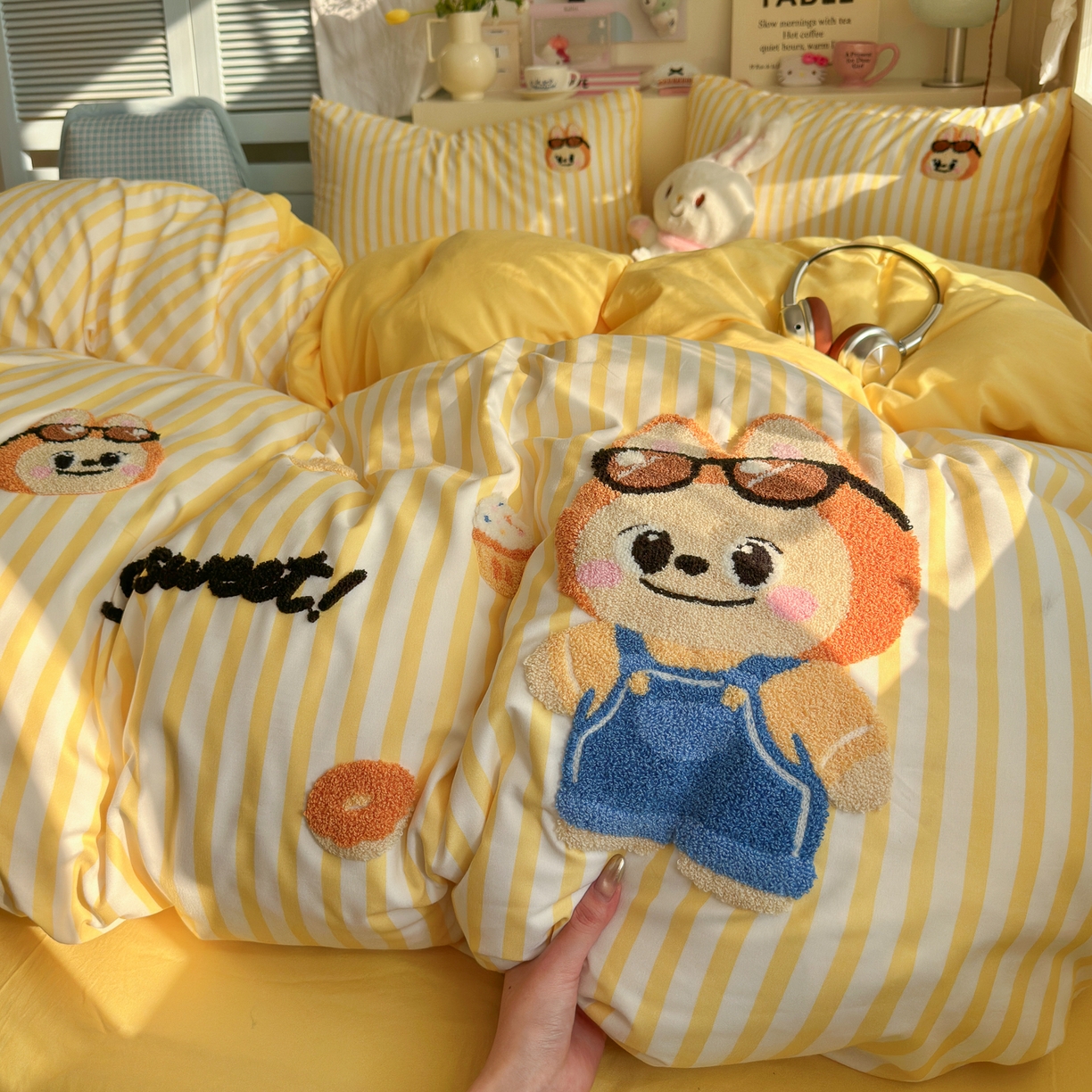 91家纺网 家纺一手货源 找家纺 优卡迪家纺馆 2026新款A类亲肤水洗棉毛巾绣系列四件套下载文件包含买家秀 布丁小熊-嫩黄