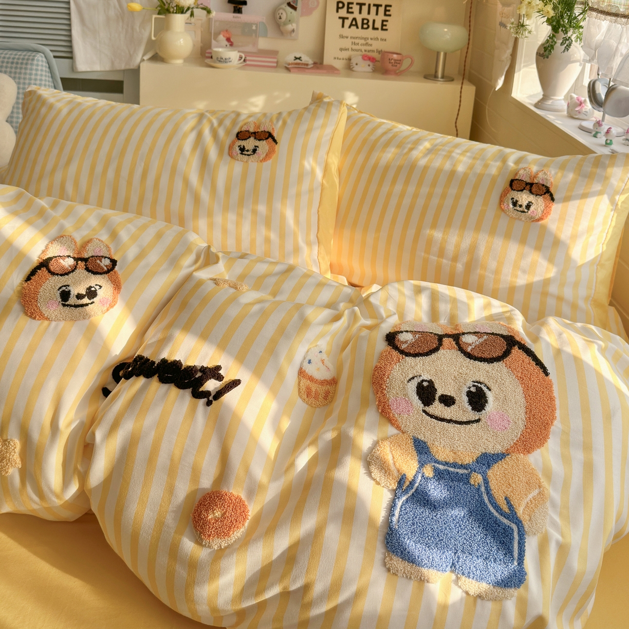 91家纺网 家纺一手货源 找家纺 优卡迪家纺馆 2026新款A类亲肤水洗棉毛巾绣系列四件套下载文件包含买家秀 布丁小熊-嫩黄