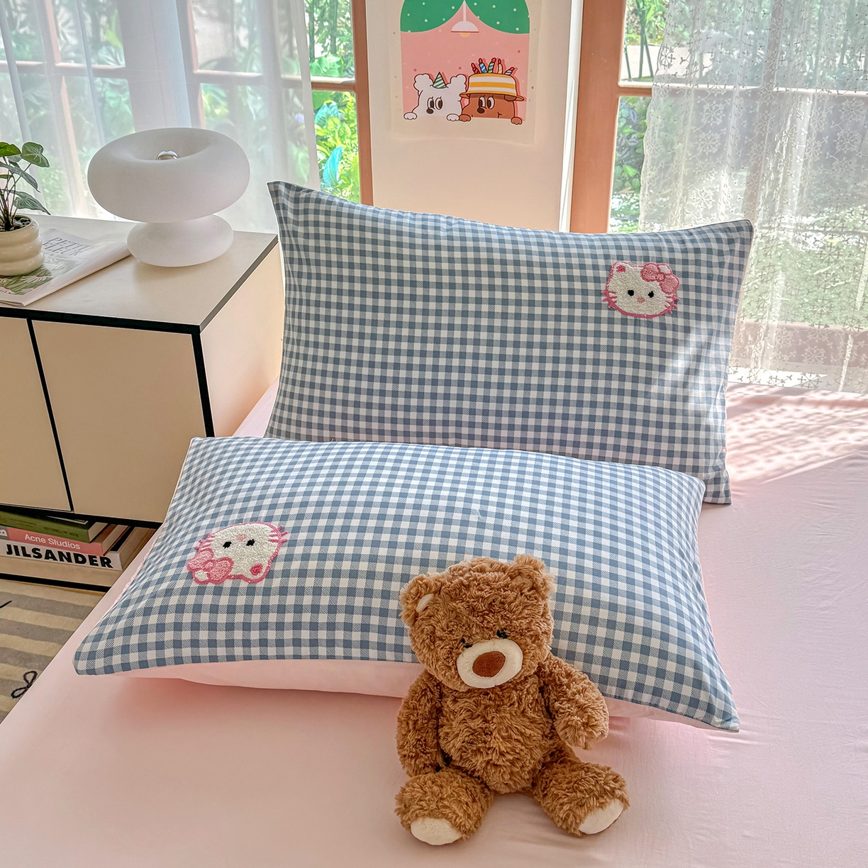 91家纺网 家纺一手货源 找家纺 优卡迪家纺馆 2026新款A类亲肤水洗棉毛巾绣系列四件套下载文件包含买家秀 草莓KT-布丁蓝