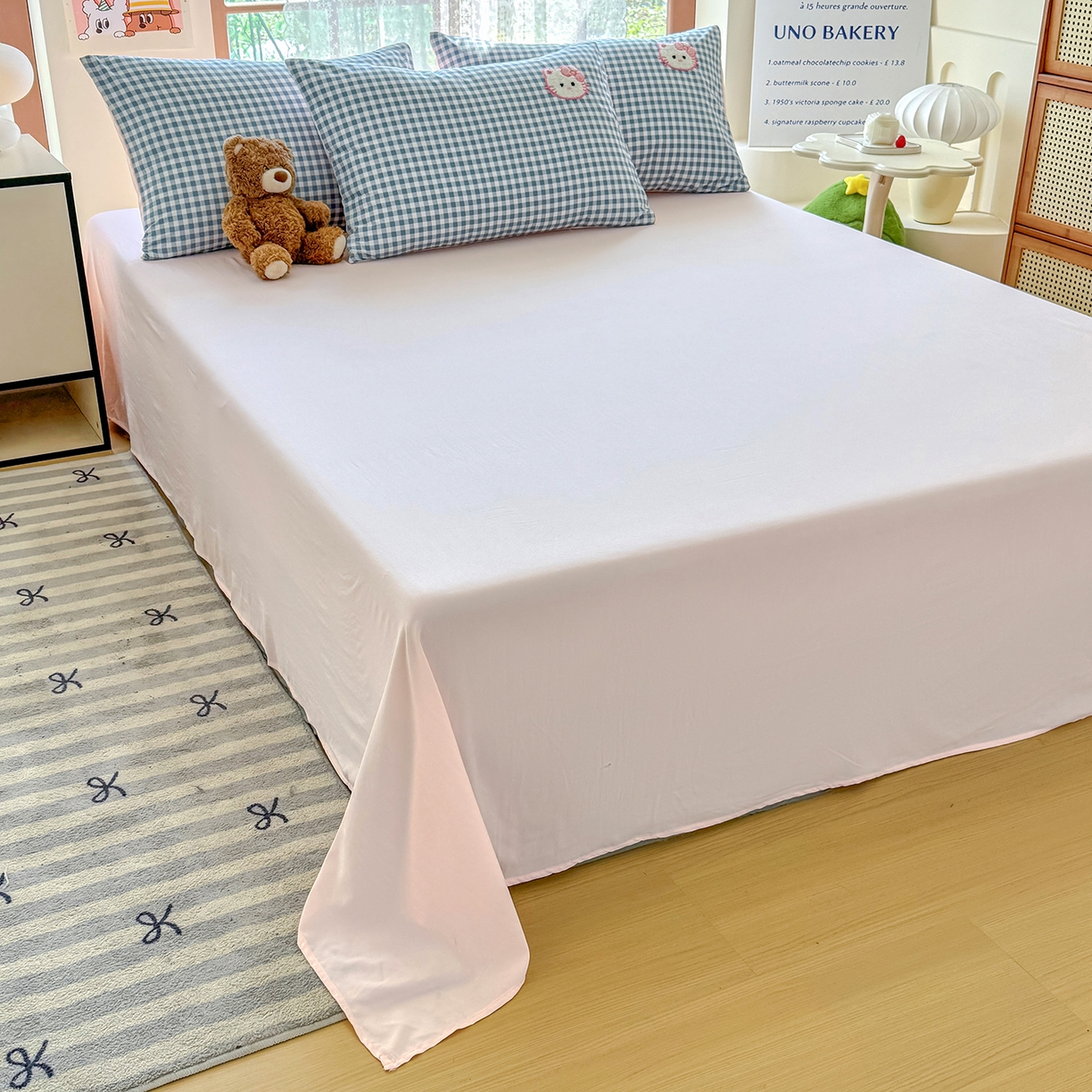 91家纺网 家纺一手货源 找家纺 优卡迪家纺馆 2026新款A类亲肤水洗棉毛巾绣系列四件套下载文件包含买家秀 草莓KT-布丁蓝