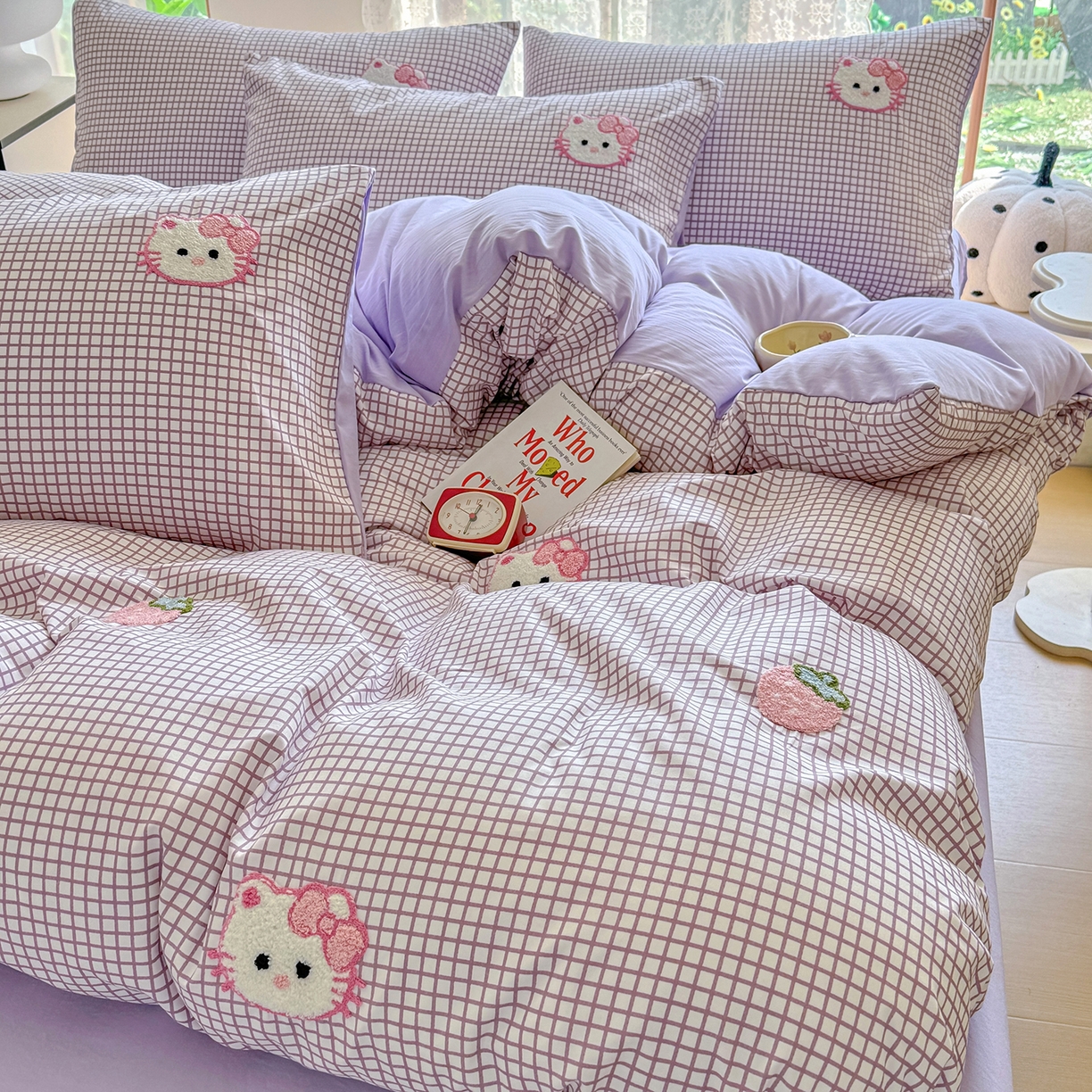 91家纺网 家纺一手货源 找家纺 优卡迪家纺馆 2026新款A类亲肤水洗棉毛巾绣系列四件套下载文件包含买家秀 草莓KT-布丁紫