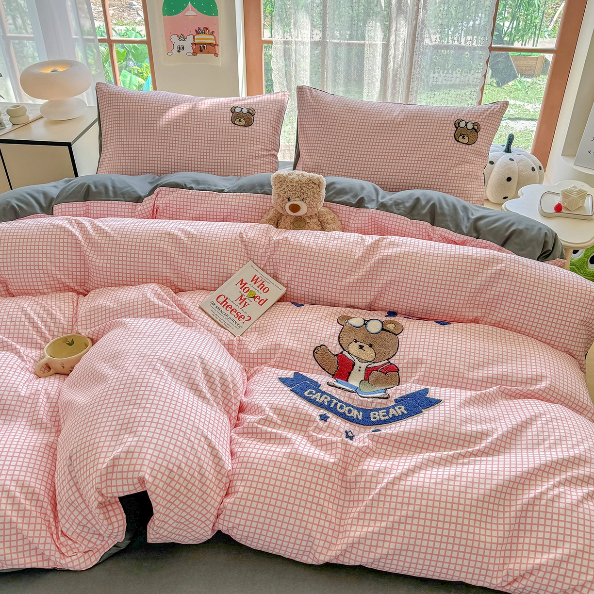 优卡迪家纺馆 2026新款A类亲肤水洗棉毛巾绣系列四件套下载文件包含买家秀 潮酷熊-布丁粉