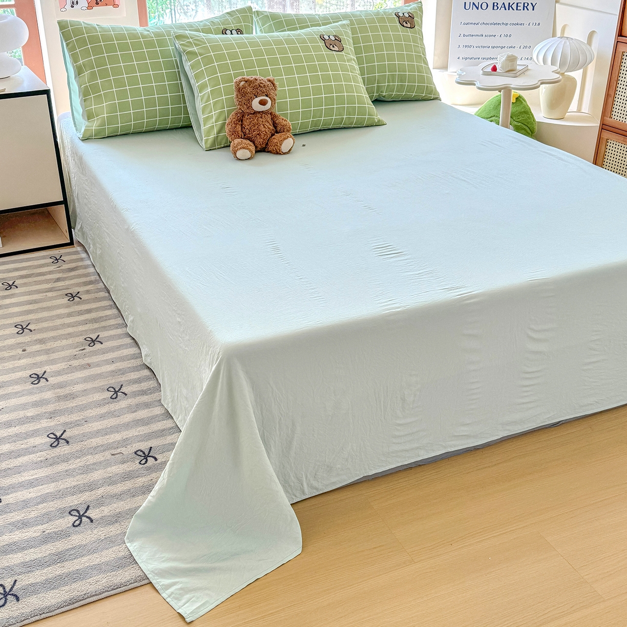 91家纺网 家纺一手货源 找家纺 优卡迪家纺馆 2026新款A类亲肤水洗棉毛巾绣系列四件套下载文件包含买家秀 潮酷熊-浅绿格