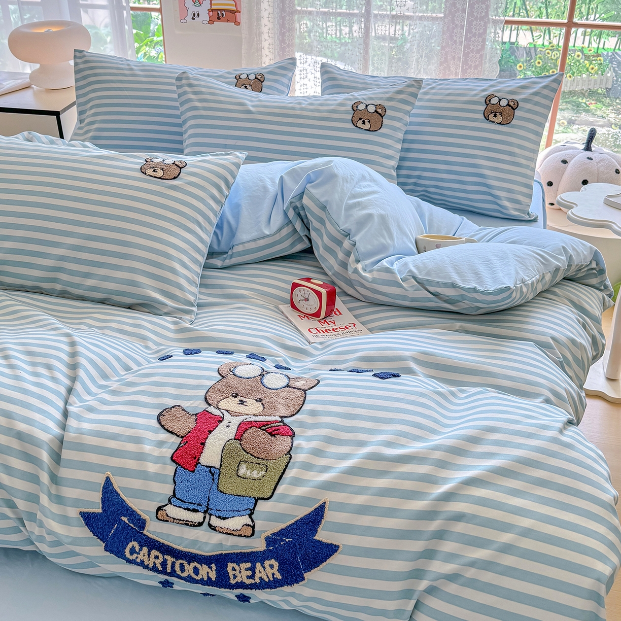 91家纺网 家纺一手货源 找家纺 优卡迪家纺馆 2026新款A类亲肤水洗棉毛巾绣系列四件套下载文件包含买家秀 潮酷熊-水兰条