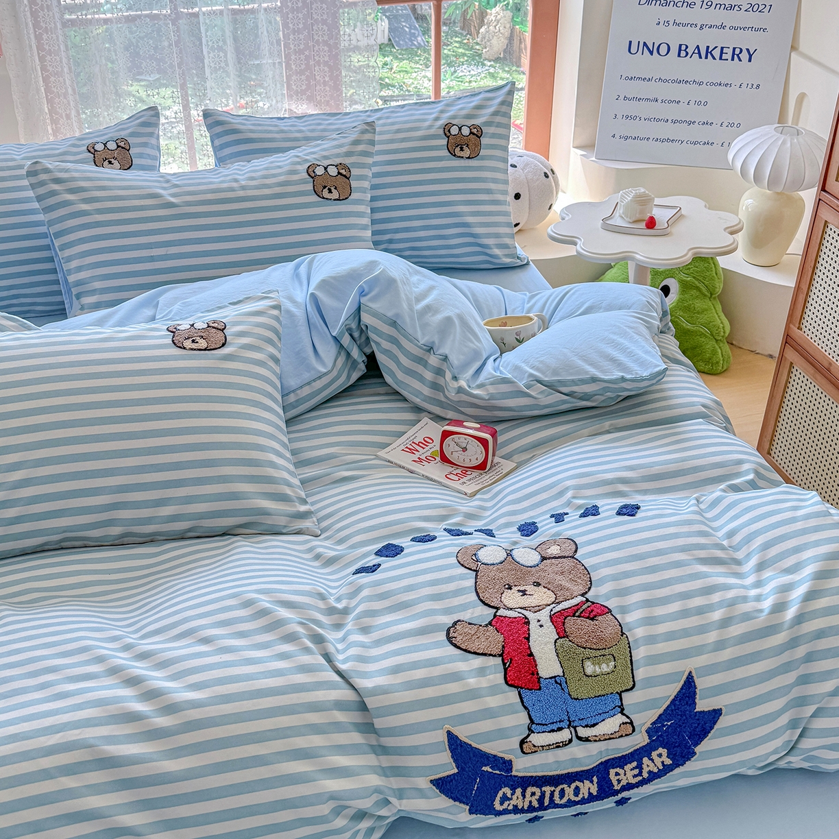 91家纺网 家纺一手货源 找家纺 优卡迪家纺馆 2026新款A类亲肤水洗棉毛巾绣系列四件套下载文件包含买家秀 潮酷熊-水兰条