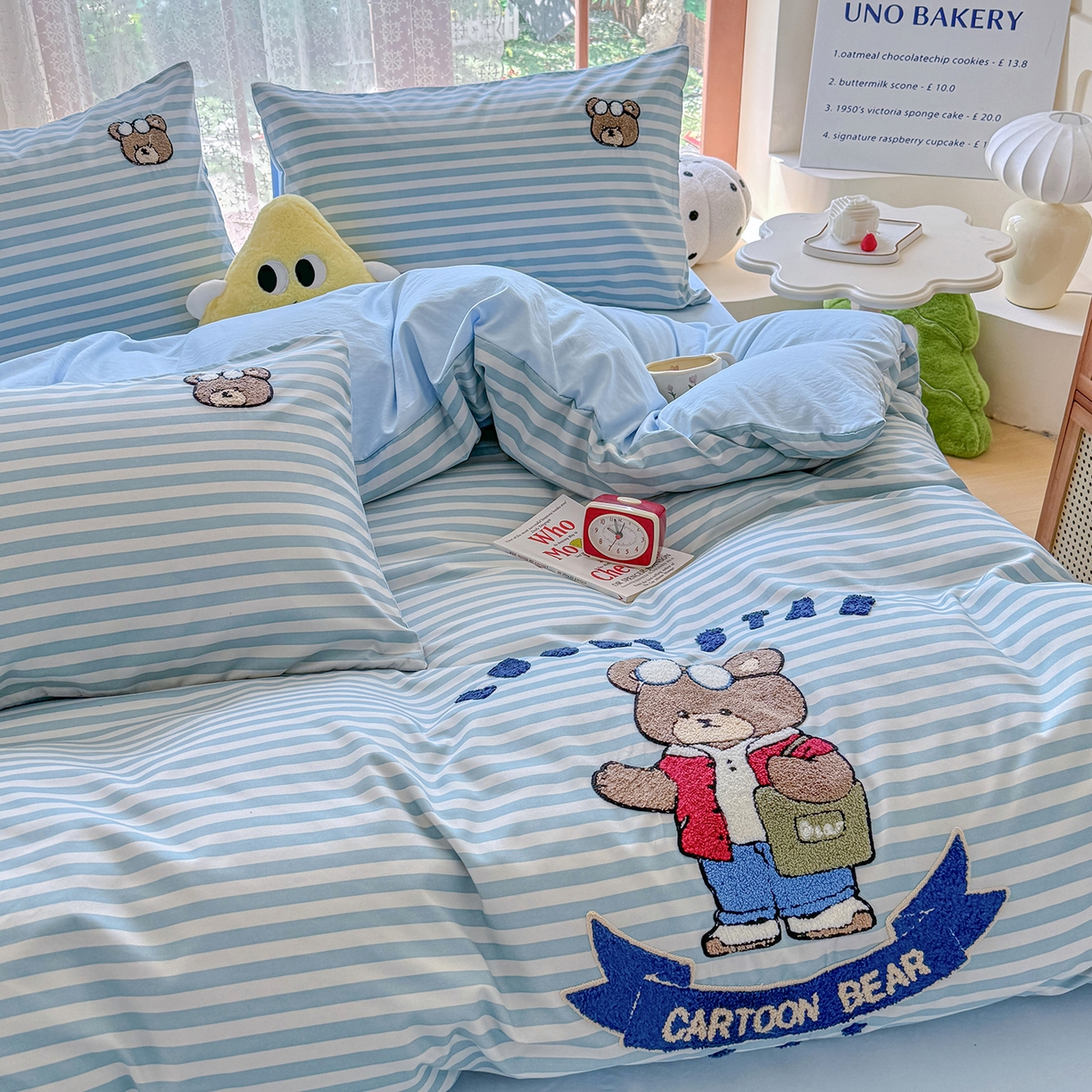 91家纺网 家纺一手货源 找家纺 优卡迪家纺馆 2026新款A类亲肤水洗棉毛巾绣系列四件套下载文件包含买家秀 潮酷熊-水兰条