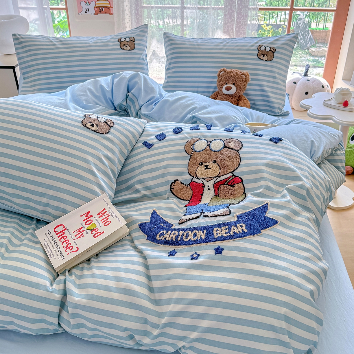 91家纺网 家纺一手货源 找家纺 优卡迪家纺馆 2026新款A类亲肤水洗棉毛巾绣系列四件套下载文件包含买家秀 潮酷熊-水兰条