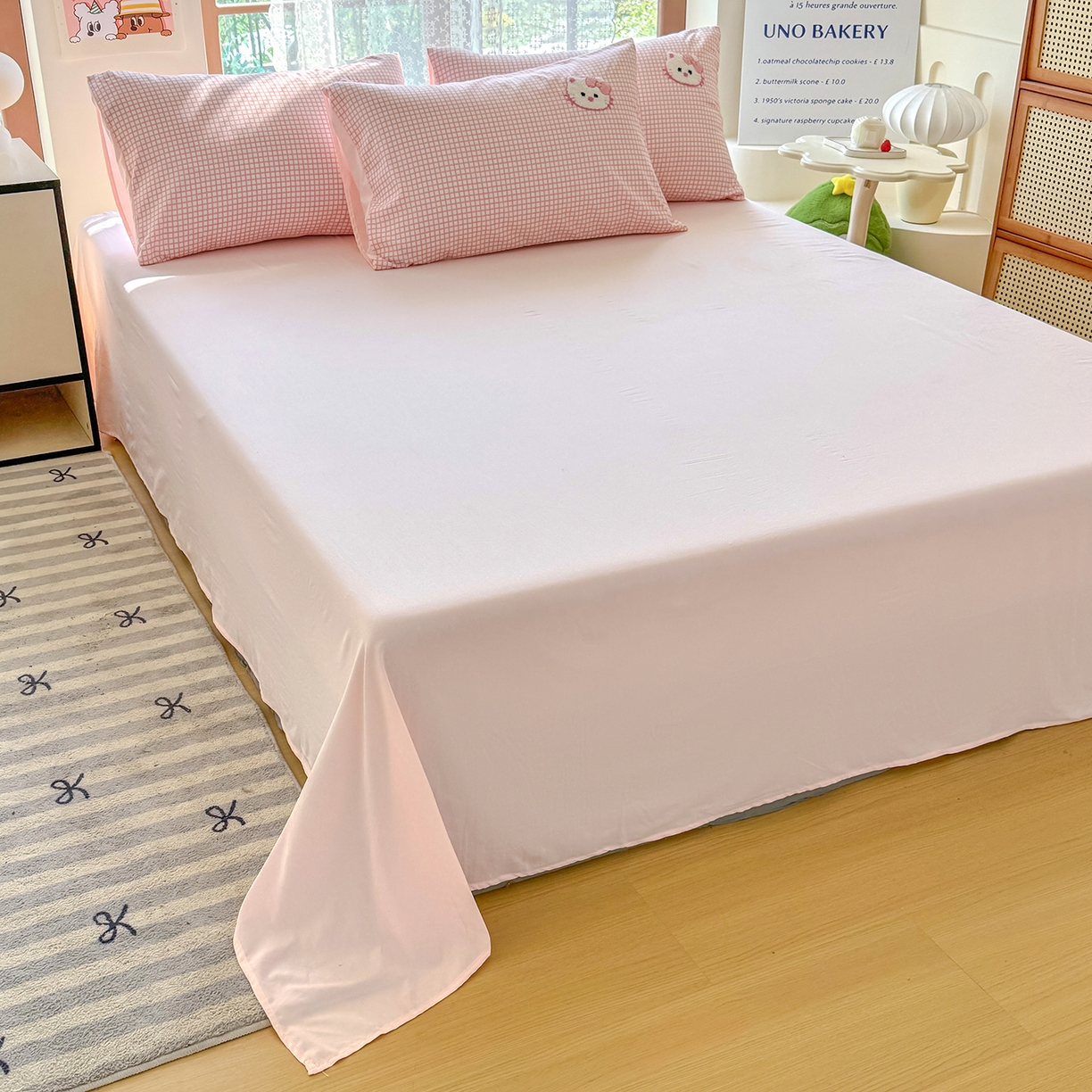 91家纺网 家纺一手货源 找家纺 优卡迪家纺馆 2026新款A类亲肤水洗棉毛巾绣系列四件套下载文件包含买家秀 蛋糕猫-布丁粉