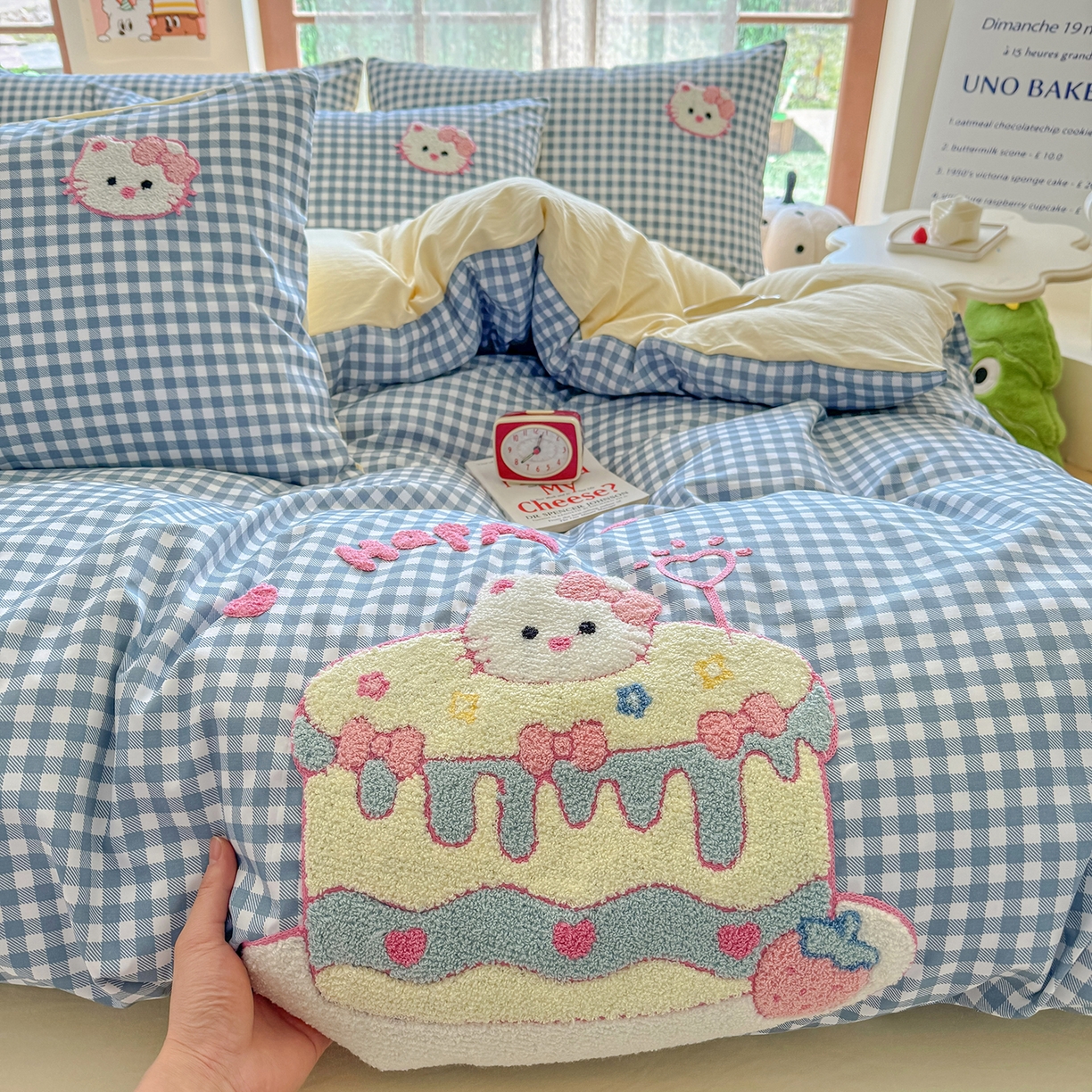 91家纺网 家纺一手货源 找家纺 优卡迪家纺馆 2026新款A类亲肤水洗棉毛巾绣系列四件套下载文件包含买家秀 蛋糕猫-布丁兰