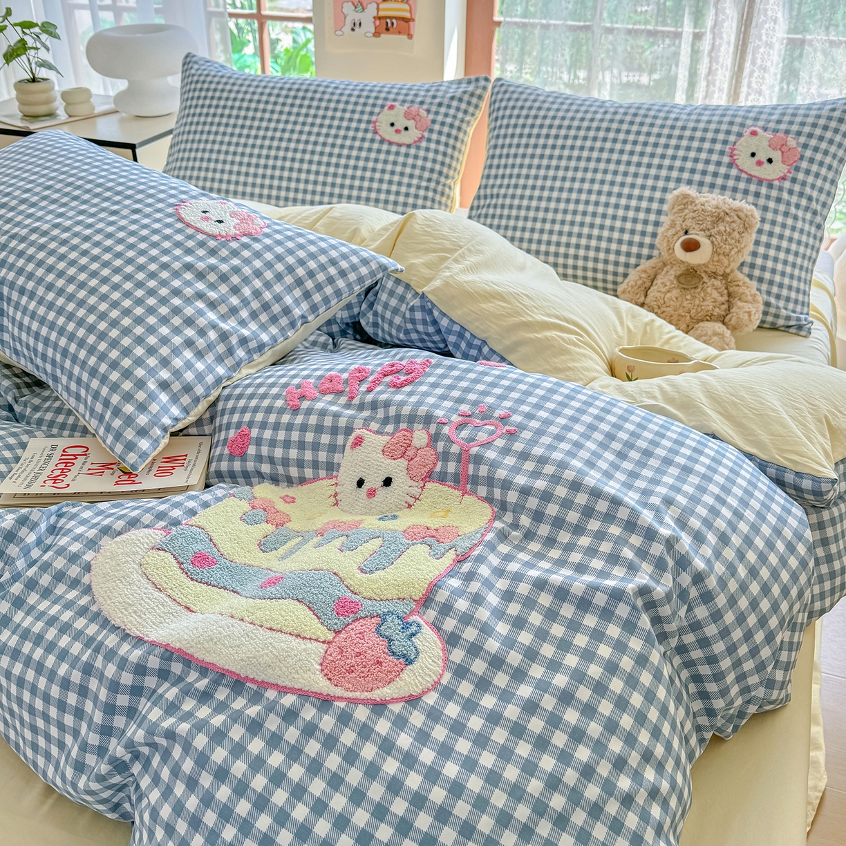 91家纺网 家纺一手货源 找家纺 优卡迪家纺馆 2026新款A类亲肤水洗棉毛巾绣系列四件套下载文件包含买家秀 蛋糕猫-布丁兰