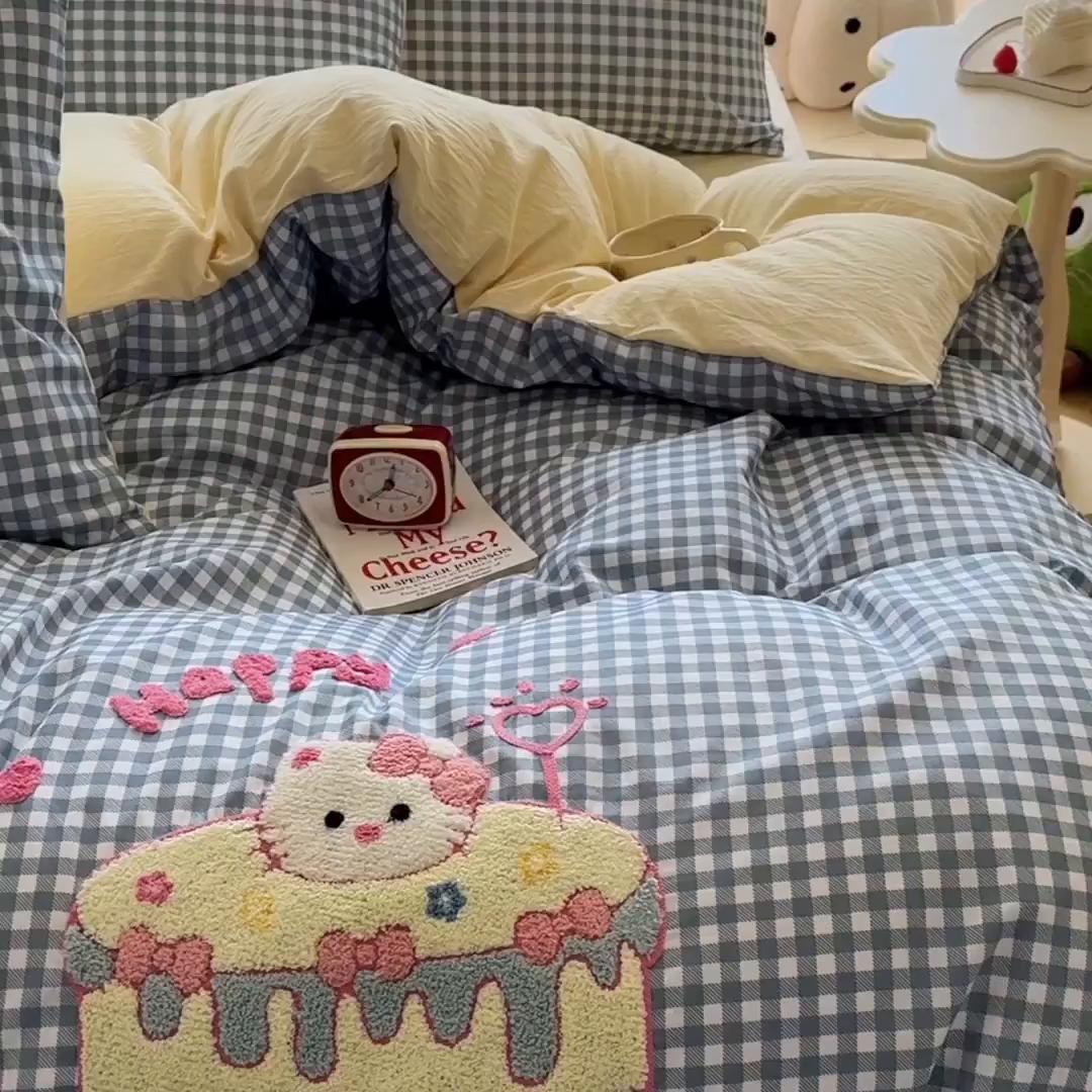 91家纺网 家纺一手货源 找家纺 优卡迪家纺馆 2026新款A类亲肤水洗棉毛巾绣系列四件套下载文件包含买家秀 蛋糕猫-布丁兰