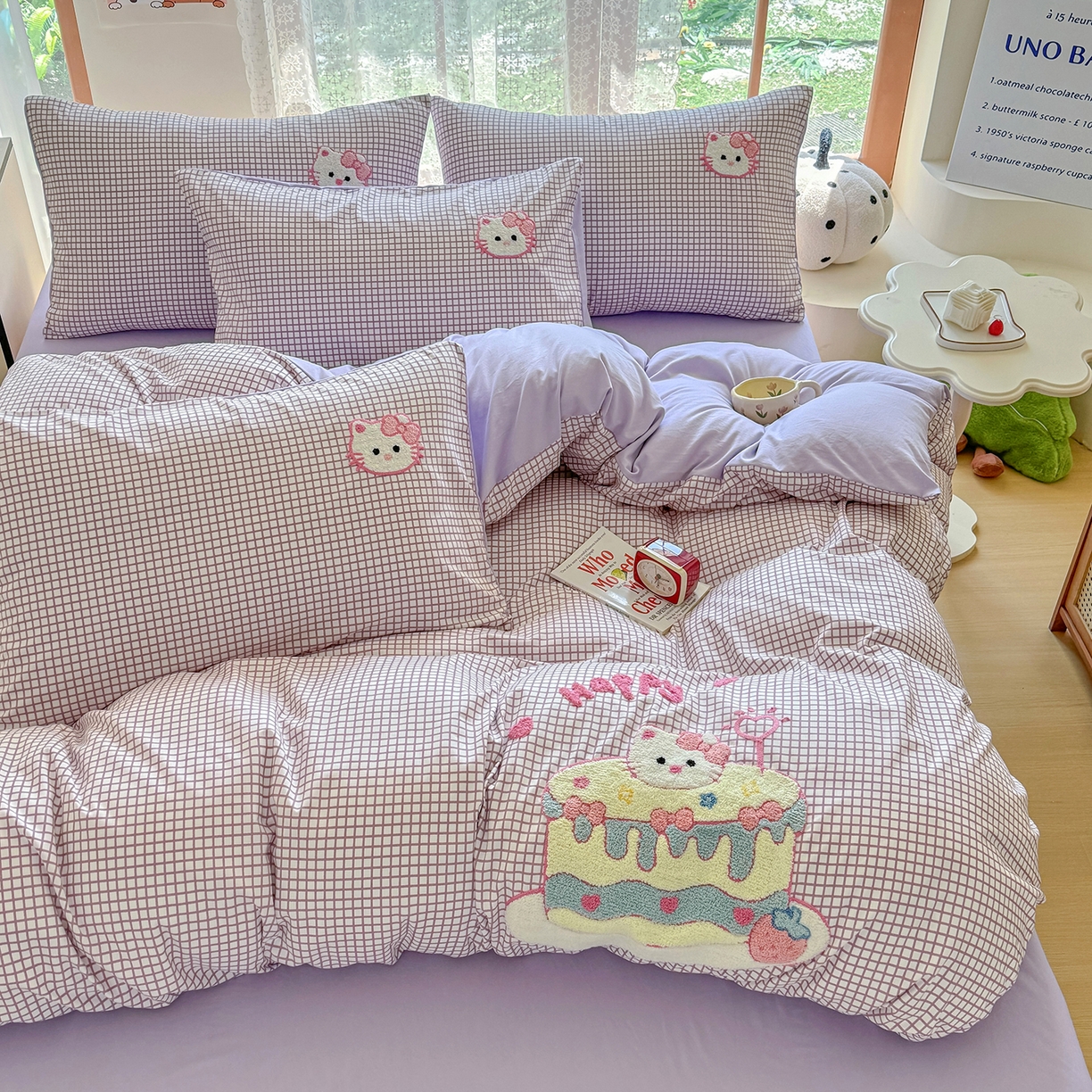 91家纺网 家纺一手货源 找家纺 优卡迪家纺馆 2026新款A类亲肤水洗棉毛巾绣系列四件套下载文件包含买家秀 蛋糕猫-布丁紫