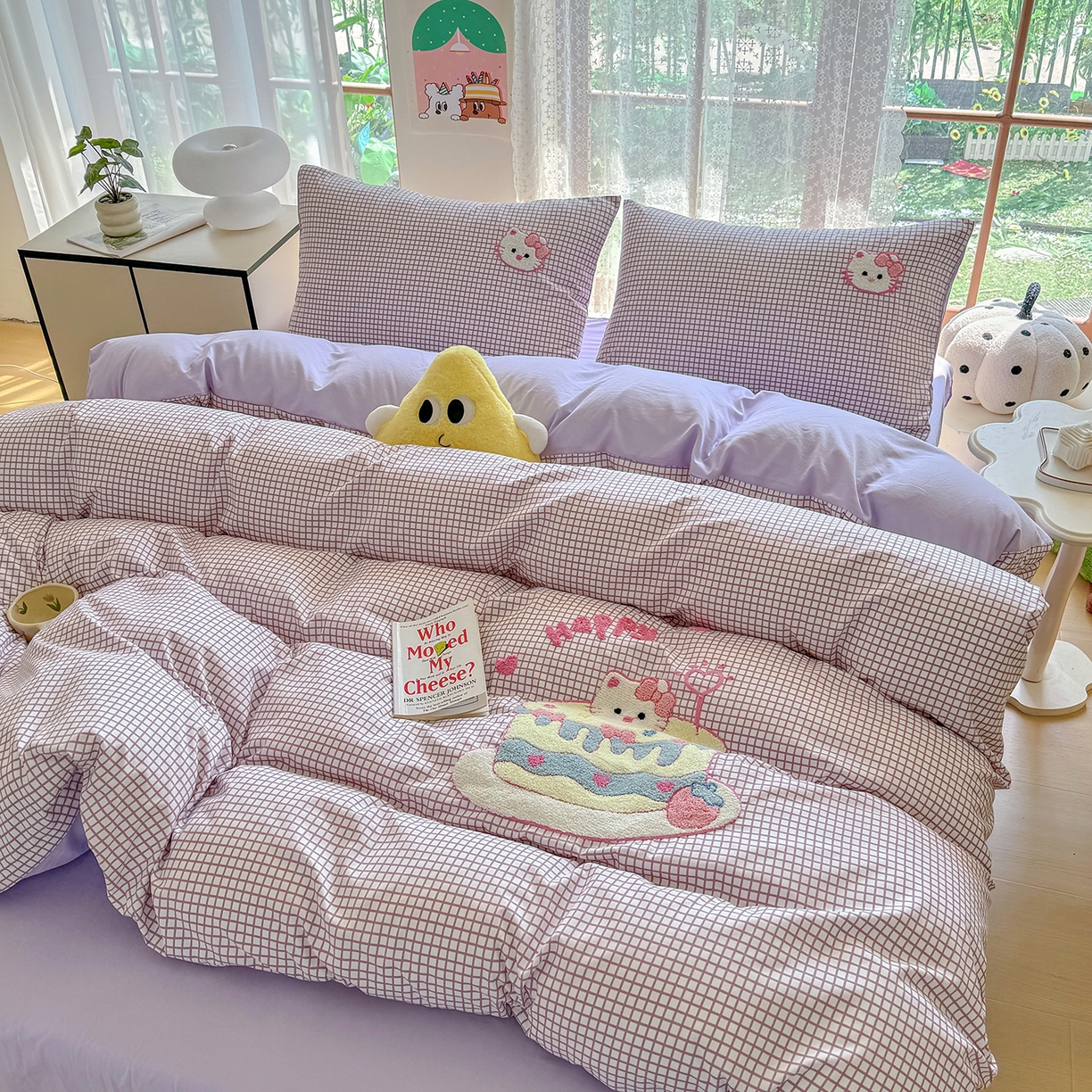 91家纺网 家纺一手货源 找家纺 优卡迪家纺馆 2026新款A类亲肤水洗棉毛巾绣系列四件套下载文件包含买家秀 蛋糕猫-布丁紫